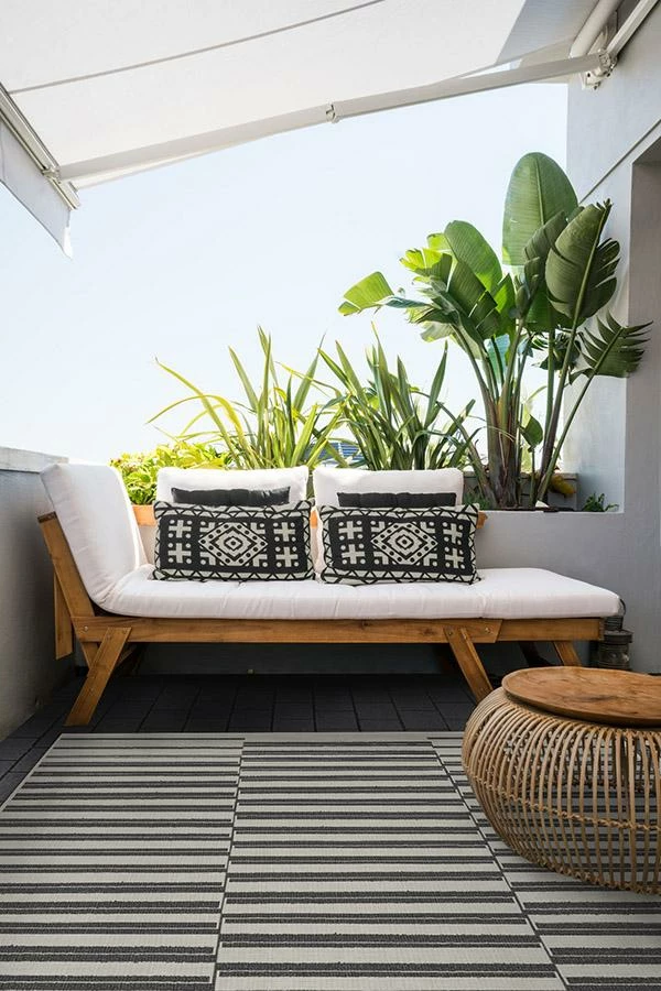 Cheap ๐ Ruggable Outdoor Offset Stripe Black Rug ๐งจ - Image 4